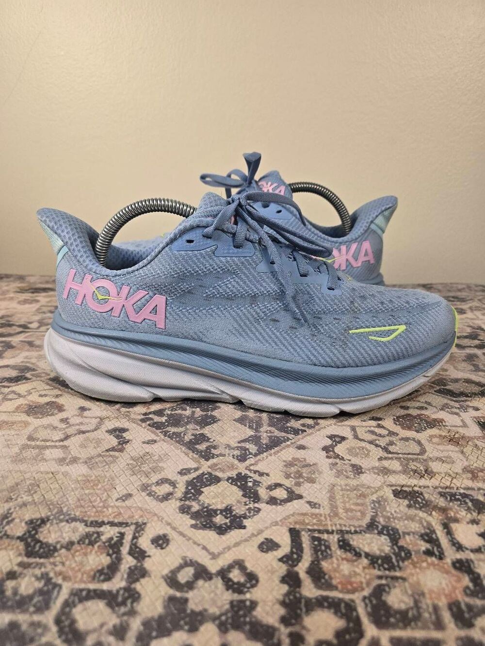 Hoka One One Clifton 9 Light Blue Women’s Running Shoes Size 9.5 D Wide